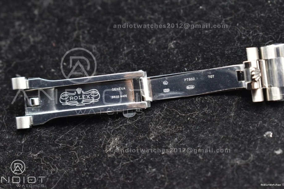 A 720 Weight On GSF Bracelet President Gain Blue Iced 40 TimelessDesign DayDate Crystal Dial SS 0110